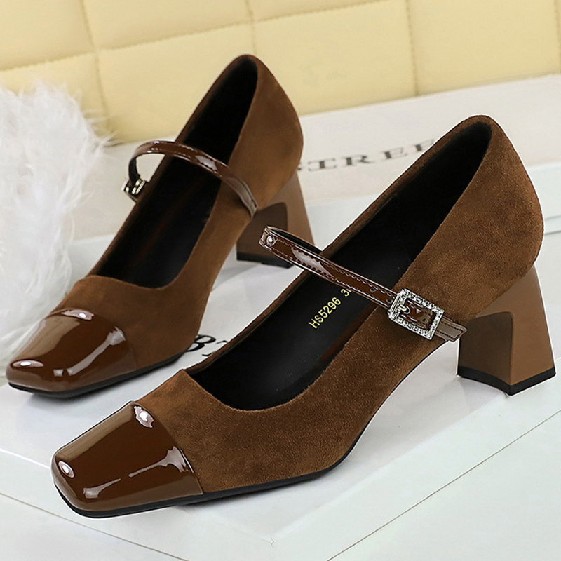أحذية BIGTREE نسائية بنقشة الف - مراجعة Shoe Tree وسعره